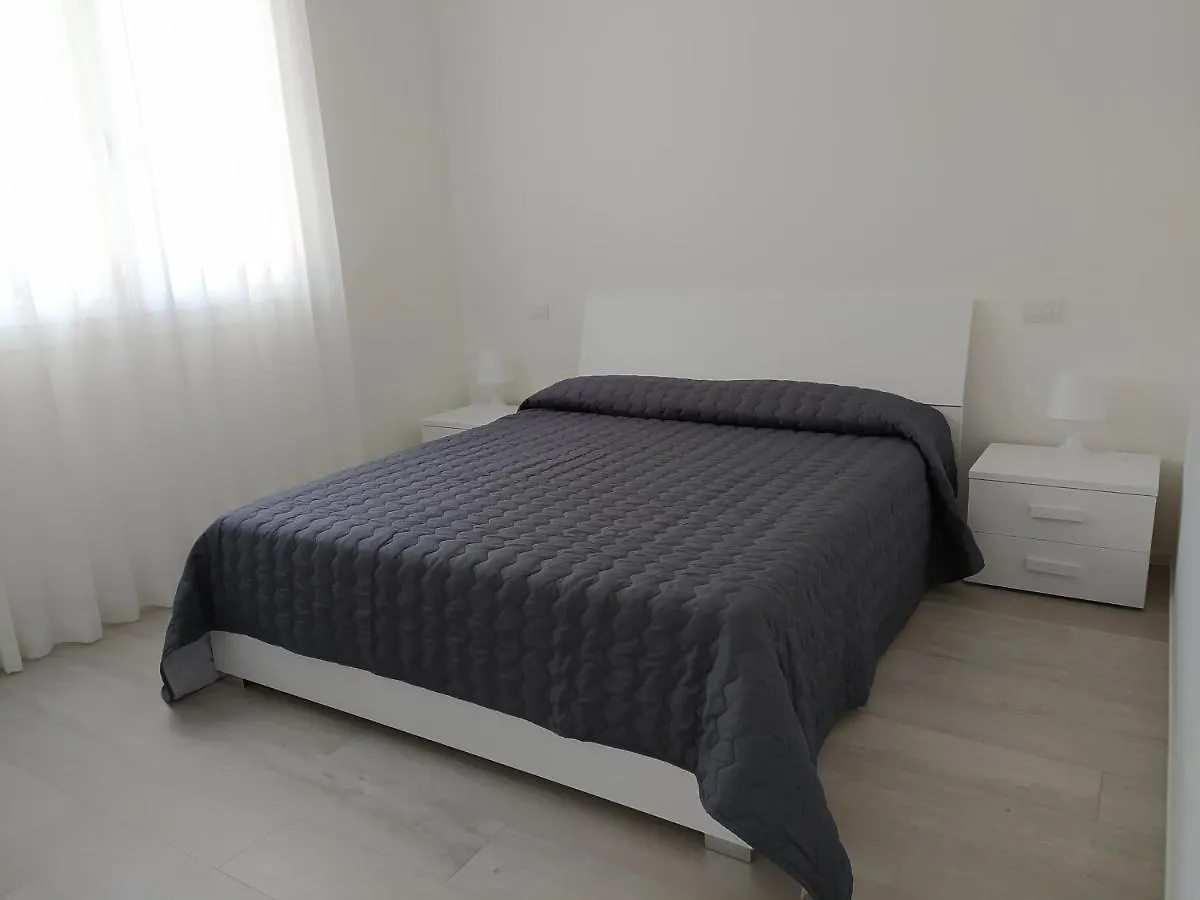 Jesolo Appartamenti F2 - Black And White Apartamento Lido di Jesolo