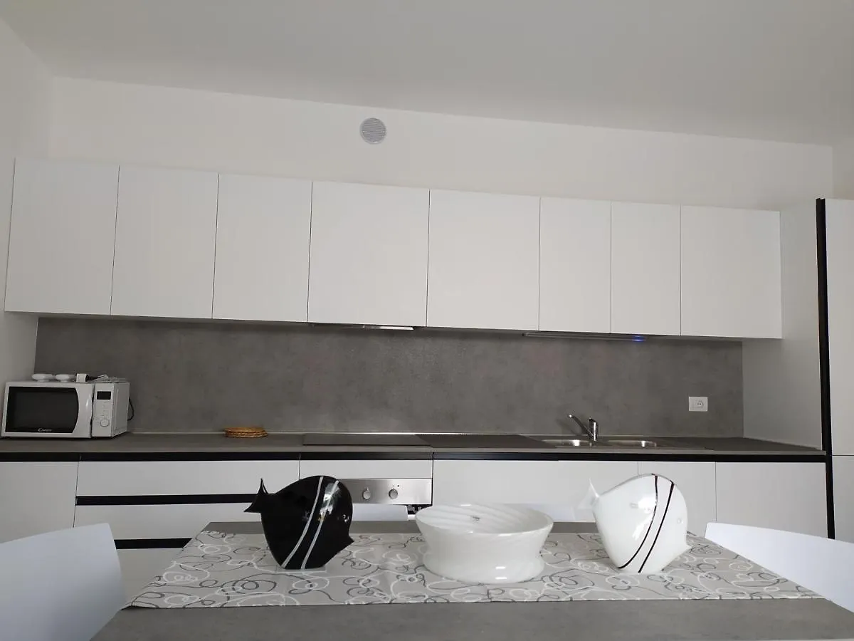 Jesolo Appartamenti F2 - Black And White Apartamento