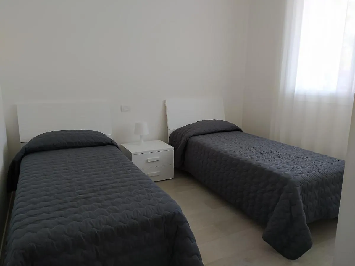 Apartamento Jesolo Appartamenti F2 - Black And White Italia